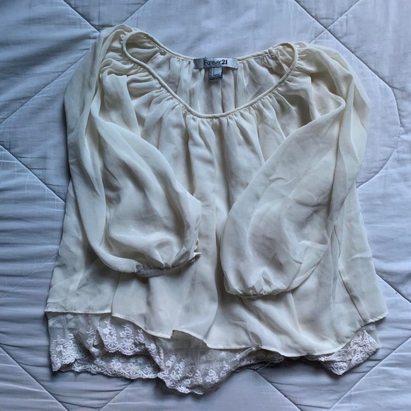 Forever 21 women's cream and white flowy blouse with lace detail, size small - Picture 1 of 4